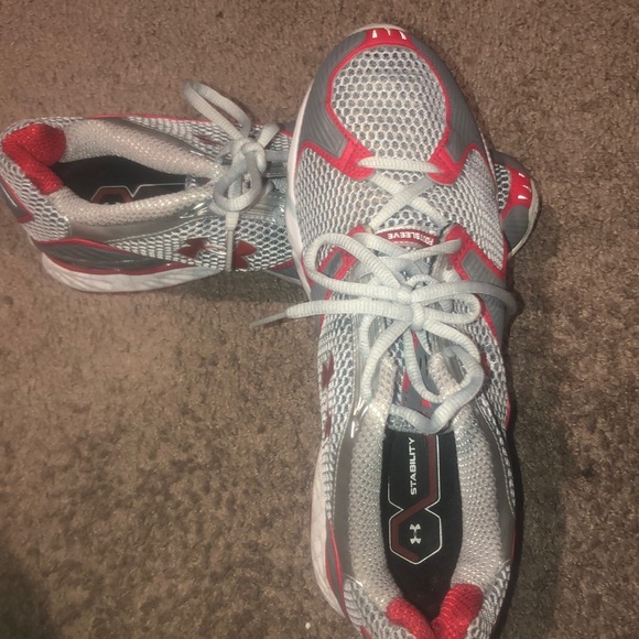 Under Armour sneakers - Picture 2 of 3